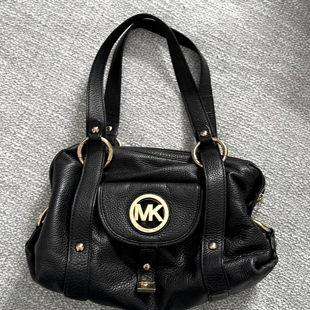 MICHAEL KORS Black leather double handled bag with gold toned hardware good cond